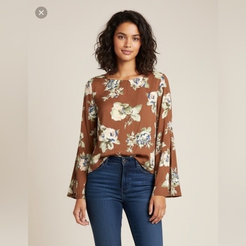 ASTR The Label Brown Floral Slit Sleeve Blouse Size XS